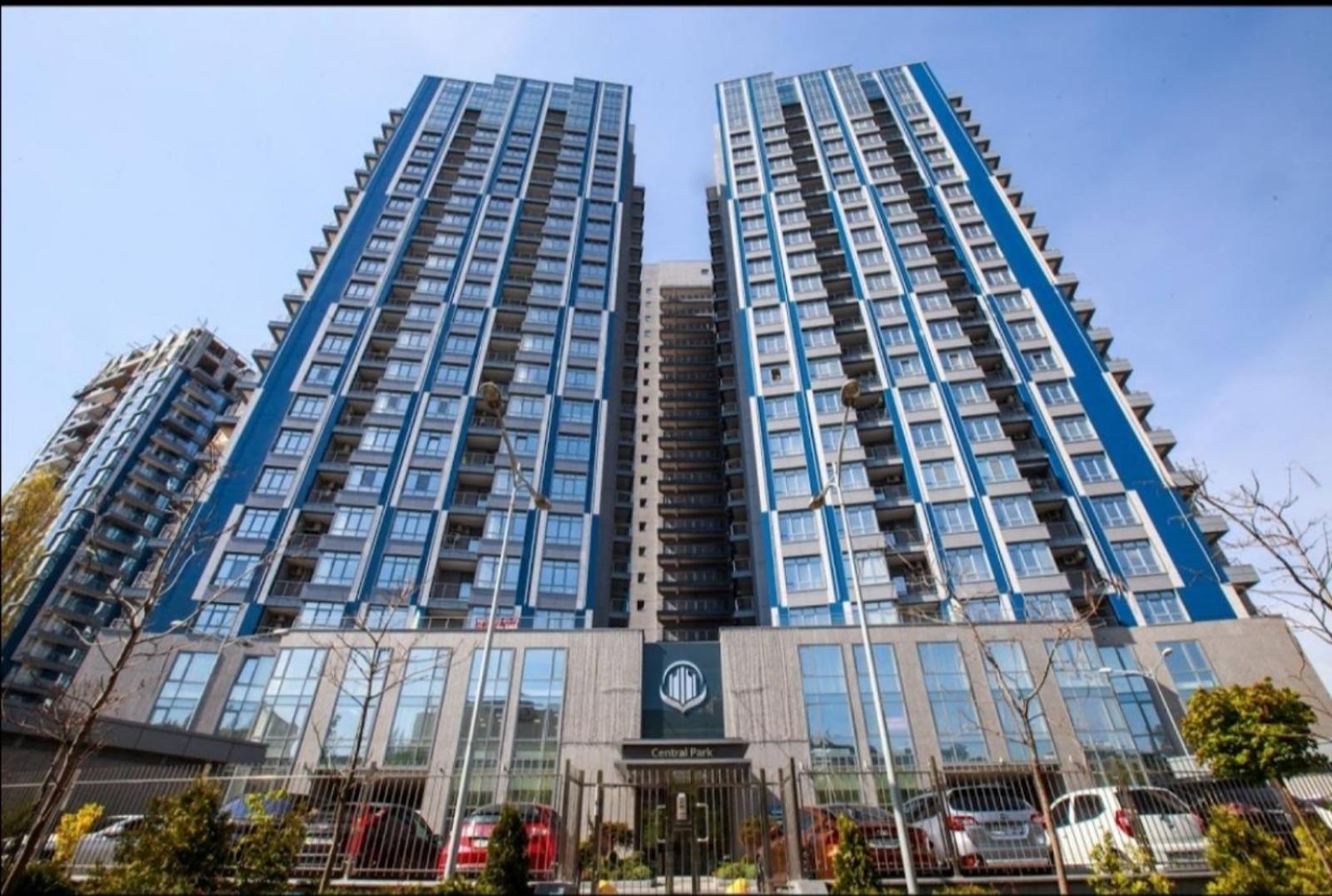 Petrovdom Apartments 3-143 In Rc Central Park, 7 John Mccain Street Kiew Exterior foto