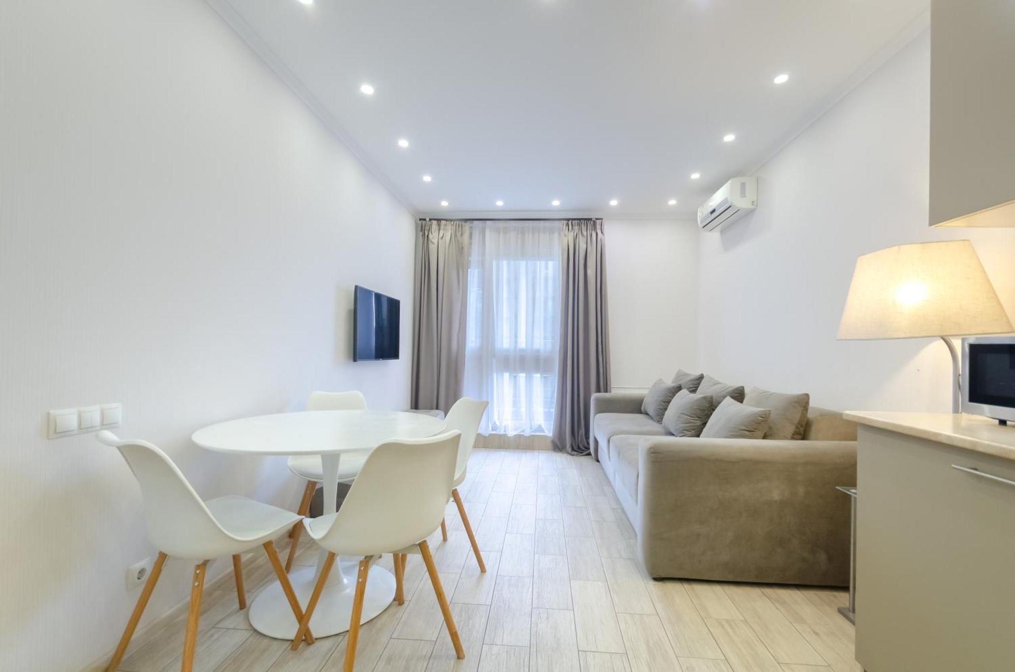Petrovdom Apartments 3-143 In Rc Central Park, 7 John Mccain Street Kiew Exterior foto